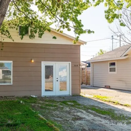 Buy this 2 bed house on 166 Southeast 5th Street in Fruitland, Payette County