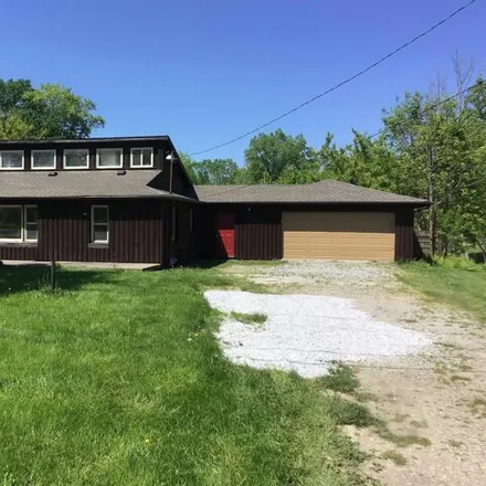 Buy this 3 bed house on 5895 North Linden Road in Mount Morris Charter Township, MI 48504