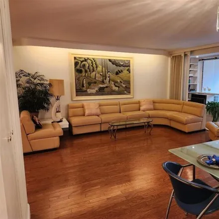 Image 6 - 61-55 98th Street, New York, NY 11374, USA - Apartment for sale
