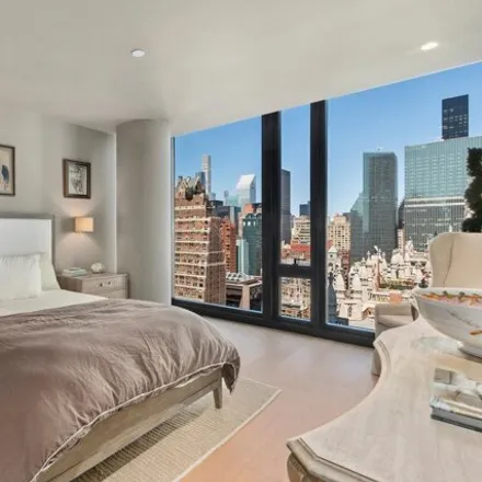 Image 5 - Queens-Midtown Tunnel, New York, NY 11109, USA - Condo for sale