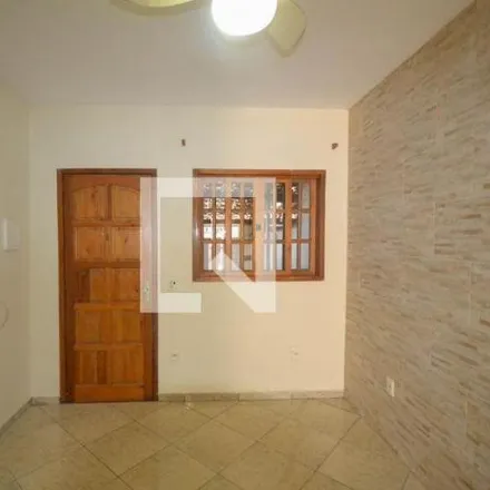 Rent this 2 bed house on Rua Tinharé in Heliópolis, Belford Roxo - RJ