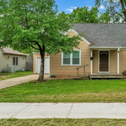 Buy this 3 bed house on 3817 Southwest 12th Street in Topeka, KS 66604