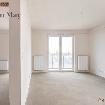 Buy this studio apartment on Warsaw in Skwer Janusza Grabiańskiego, 00-027 Warsaw