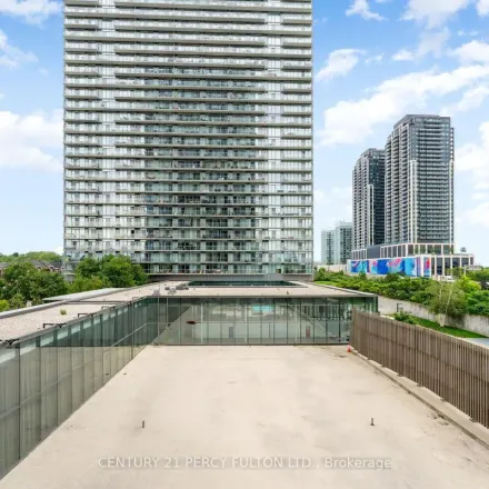 Image 6 - NXT 2, 105 The Queensway, Old Toronto, ON M6S 5B5, Canada - Apartment for rent