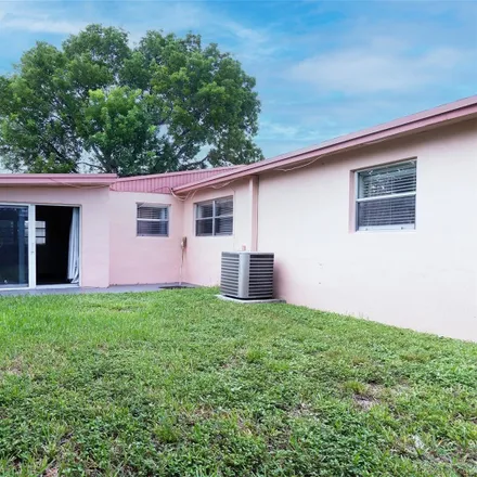 Image 9 - 910 Northwest 196th Street, Norland, Miami Gardens, FL 33169, USA - House for sale