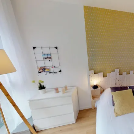 Rent this 3 bed room on 40 ter Avenue de Suffren in 75015 Paris, France