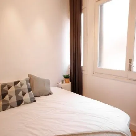 Rent this 1 bed room on Gran Via de les Corts Catalanes (lateral mar) in 594, 08007 Barcelona