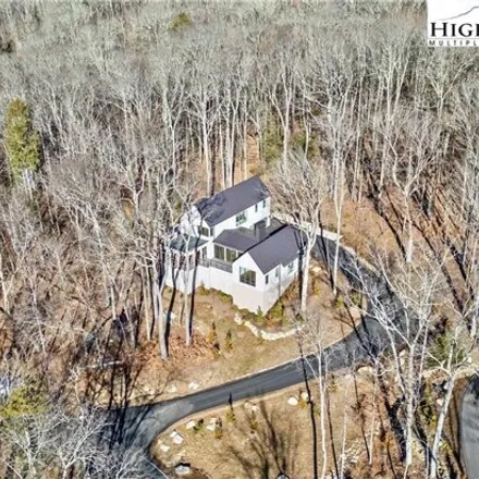 Image 2 - 320 Hemlock Dr, Linville, North Carolina, 28646 - House for sale