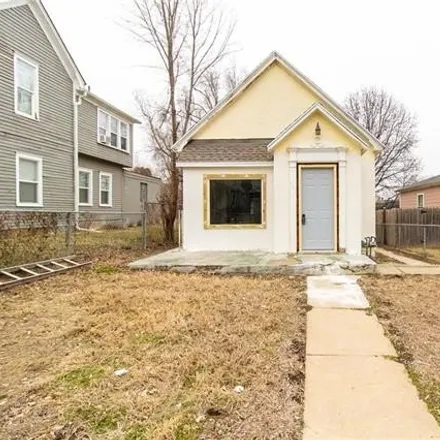 Buy this 2 bed house on 753 South 14th Street in Saint Joseph, MO 64501