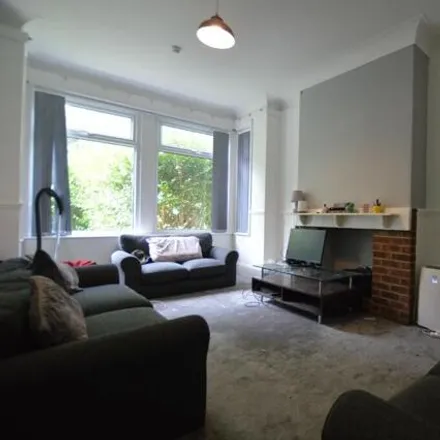 Image 1 - 2-20 Rokeby Gardens, Leeds, LS6 3JZ, United Kingdom - House for rent