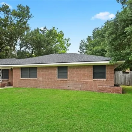 Image 2 - 1830 Olive Street, Baytown, TX 77520, USA - House for sale