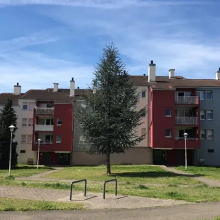 Rent this 4 bed apartment on 3 Place Sainte-Marthe in 57350 Stiring-Wendel, France