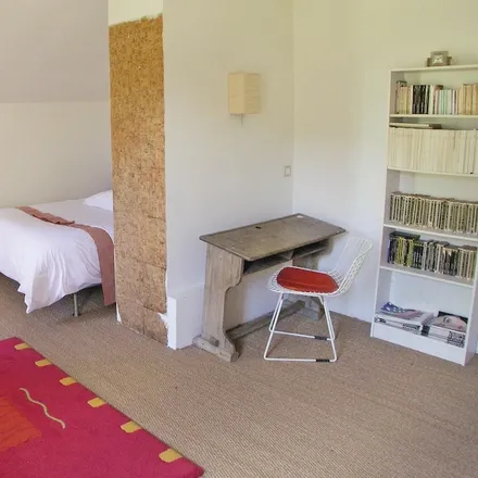 Rent this 4 bed house on 89000 Saint-Georges-sur-Baulche