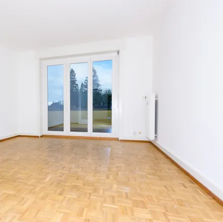 Rent this 3 bed apartment on 83 in Boulevard de Pérolles 83, 1700 Fribourg - Freiburg