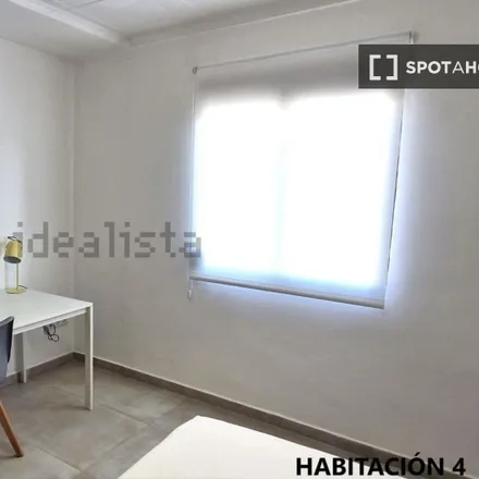 Rent this 5 bed room on Avinguda de Blasco Ibáñez in 74, 46021 Valencia