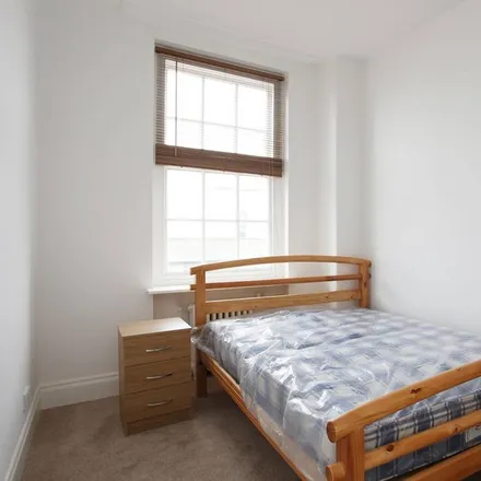 Image 7 - Queens Court, Queensway, London, W2 4SJ, United Kingdom - Apartment for rent