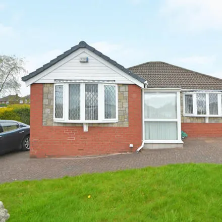 Buy this 3 bed house on Midhurst Close in Packmoor, ST7 4QP