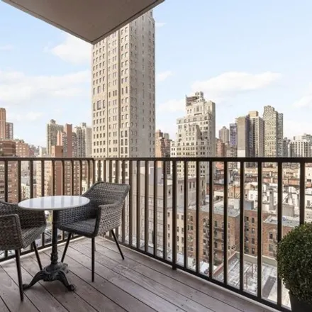 Image 8 - 323 East 79th Street, New York, NY 10075, USA - Condo for sale