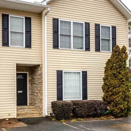 Buy this 3 bed condo on 1122 East Lee Road in Wade Hampton, Greenville County