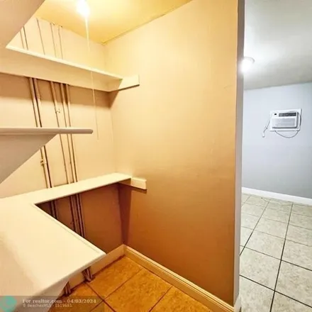 Image 3 - unnamed road, Pembroke Park, Broward County, FL 33023, USA - Apartment for rent