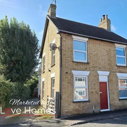 Buy this 3 bed house on Meedou in 2 Sharpenhoe Road, Barton-le-Clay