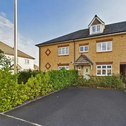 Buy this 4 bed townhouse on Cavalry Close in Chester, CH3 6FZ