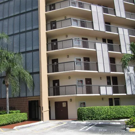 Buy this 1 bed condo on West Country Club Drive in Aventura, FL 33180