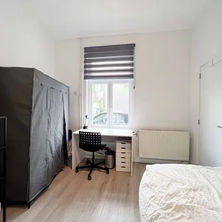 Image 5 - Rue du Canonnier 56, 6061 Charleroi, Belgium - Apartment for rent