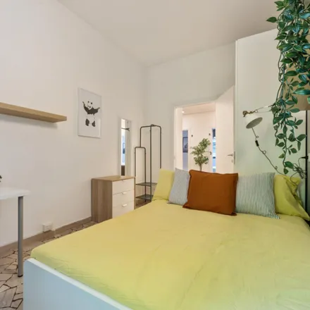 Rent this 5 bed room on Via Uguccione da Pisa in 20145 Milan MI, Italy