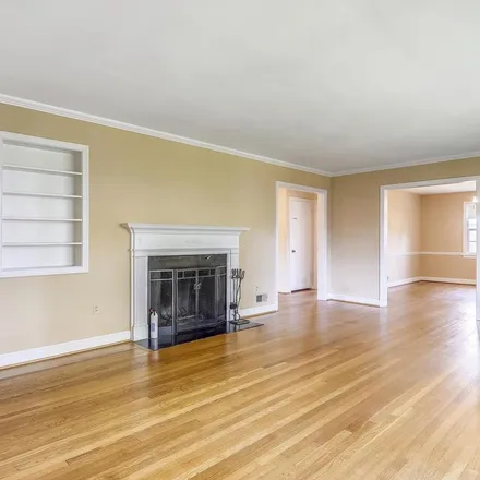 Image 7 - 3303 Winnett Road, Chevy Chase, MD 20815, USA - Apartment for rent