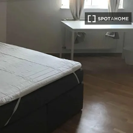 Rent this 5 bed room on Schwanthalerstraße 49 in 60596 Frankfurt, Germany