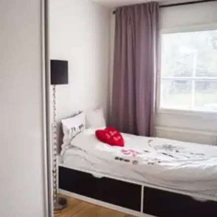 Rent this 1 bed room on Ålgrytevägen 17 in 127 32 Skärholmen, Sweden