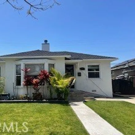 Buy this 3 bed house on unnamed road in Lakewood, CA 90714