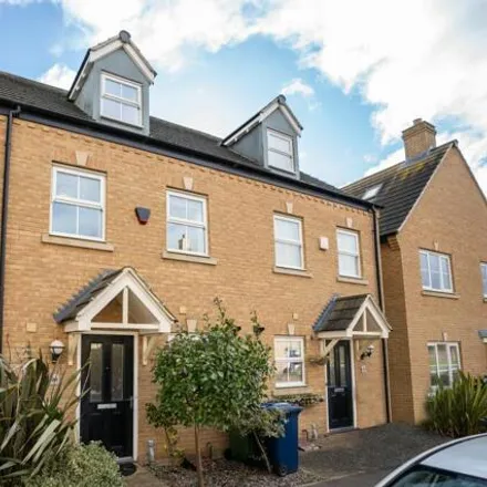Buy this 3 bed townhouse on 90 Mitchcroft Road in Longstanton, CB24 3BF