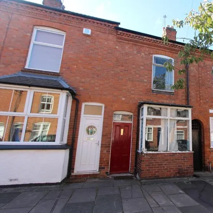 Rent this 3 bed townhouse on Meridian Kitchens & Bathrooms in Oxford Road, Leicester