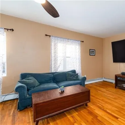 Image 3 - 162 West 162nd Street, New York, NY 10452, USA - House for sale