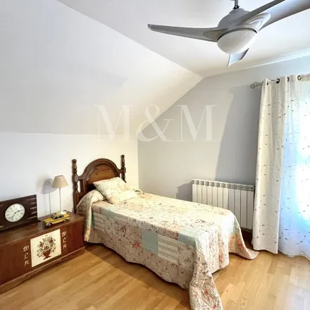 Rent this 1 bed apartment on Calle Sierra de Gata in 28691 Villanueva de la Cañada, Spain