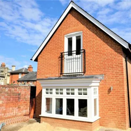 Rent this 2 bed house on Lorimers in High Street, Godalming