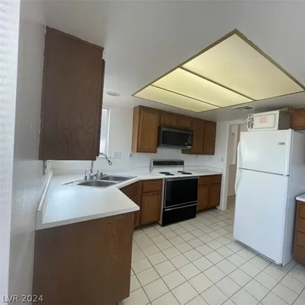 Image 7 - 1926 Misty Glade Drive, Paradise, NV 89119, USA - House for rent