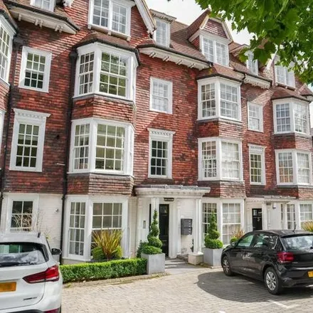 Rent this 2 bed apartment on London Road in Tunbridge Wells, Kent