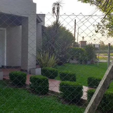 Buy this 3 bed house on Río de la Plata 1779 in Las Acequias, Roldán