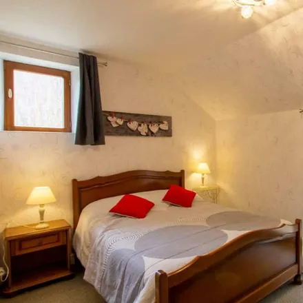 Rent this 3 bed townhouse on 24200 Saint-Vincent-le-Paluel