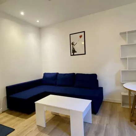 Image 5 - 52 Rue Stendhal, 75020 Paris, France - Apartment for rent