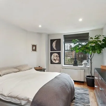 Image 7 - 22 East 12th Street, New York, NY 10003, USA - House for sale