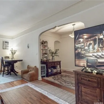 Image 7 - 123-01 82nd Avenue, New York, NY 11415, USA - Apartment for sale