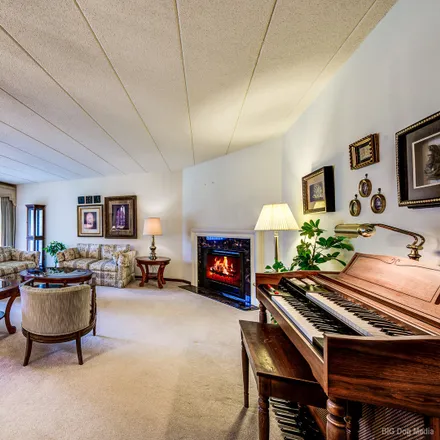 Image 7 - 13253 South Oak Ridge Trail, Palos Heights, IL 60463, USA - House for sale