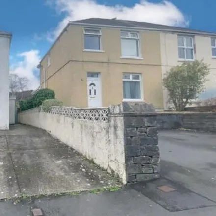 Buy this 3 bed duplex on Fforest Hill in Aberdulais, SA10 8HD