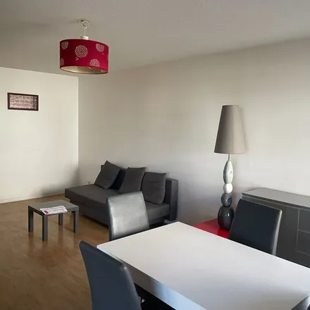 Rent this 2 bed apartment on 144 Rue Barreyre in 33300 Bordeaux, France