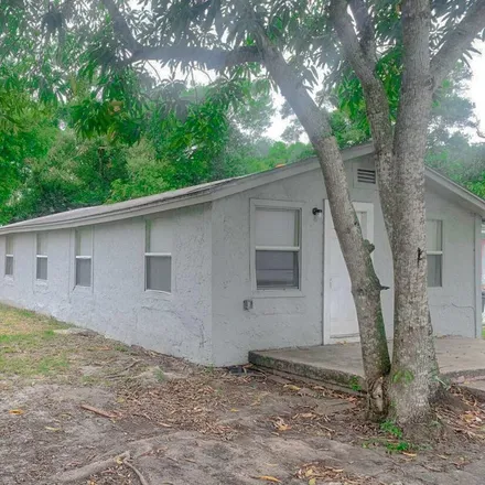 Buy this 3 bed house on 309 North 17th Street in Fort Pierce, FL 34950