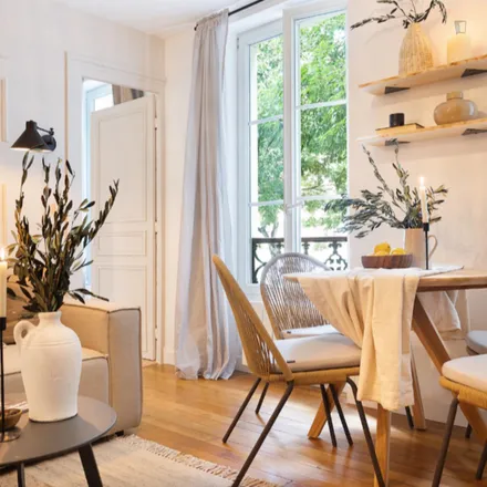 Image 7 - 25 Rue Lambert, 75018 Paris, France - Apartment for rent